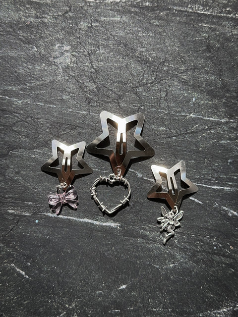 barbed wire - star hair clips